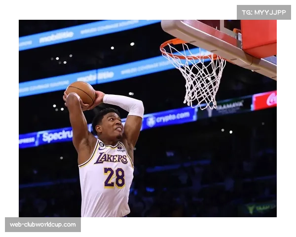 八村塁21分高效表现 湖人角色球员关键贡献